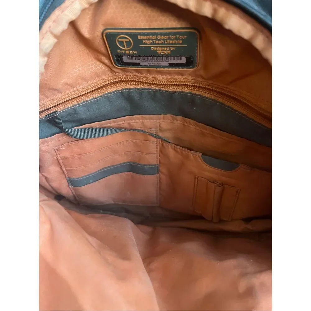 Tumi gently used